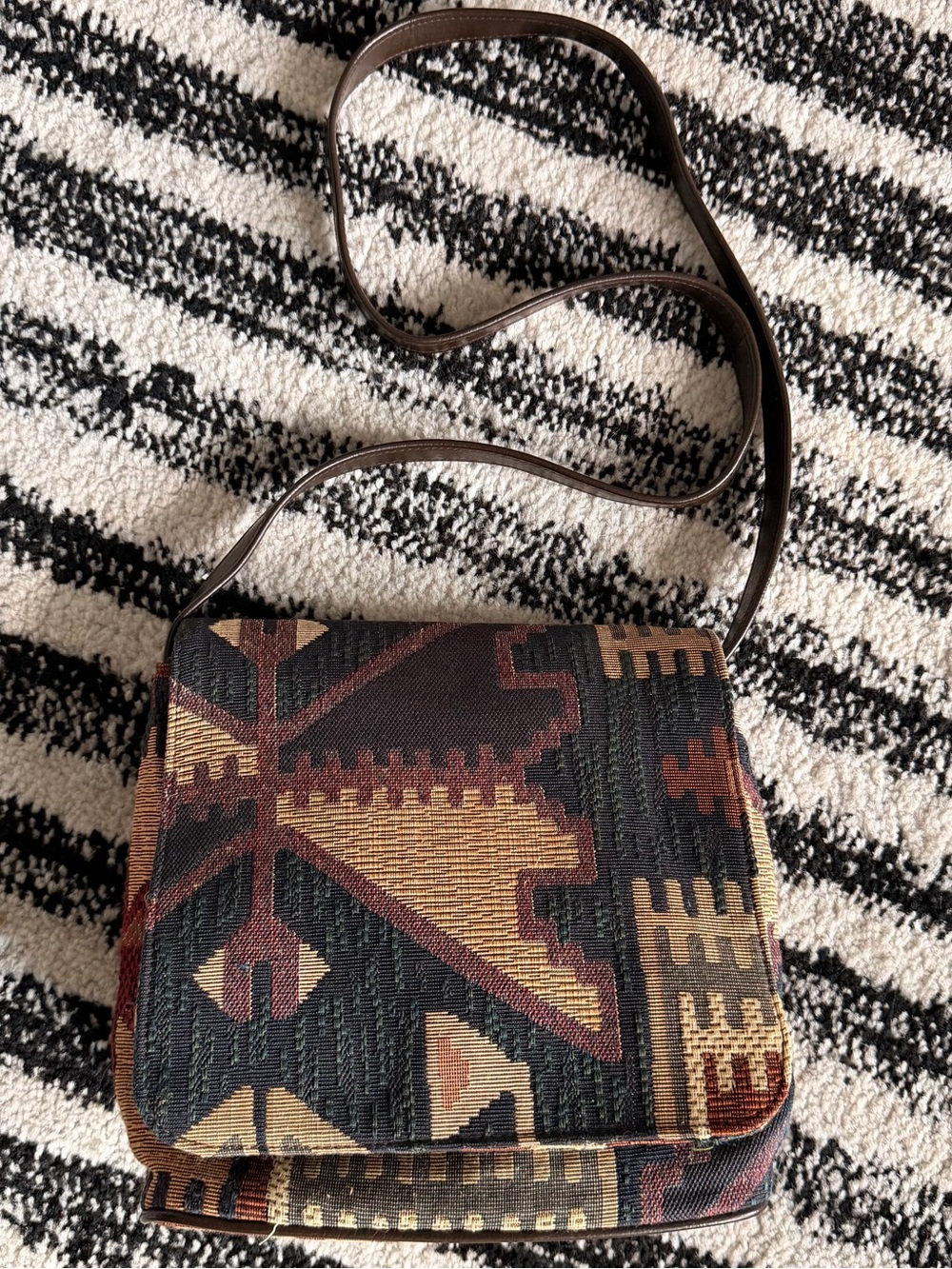 Vintage Nine West Tapestry Western Aztec Style Crossbody Bag